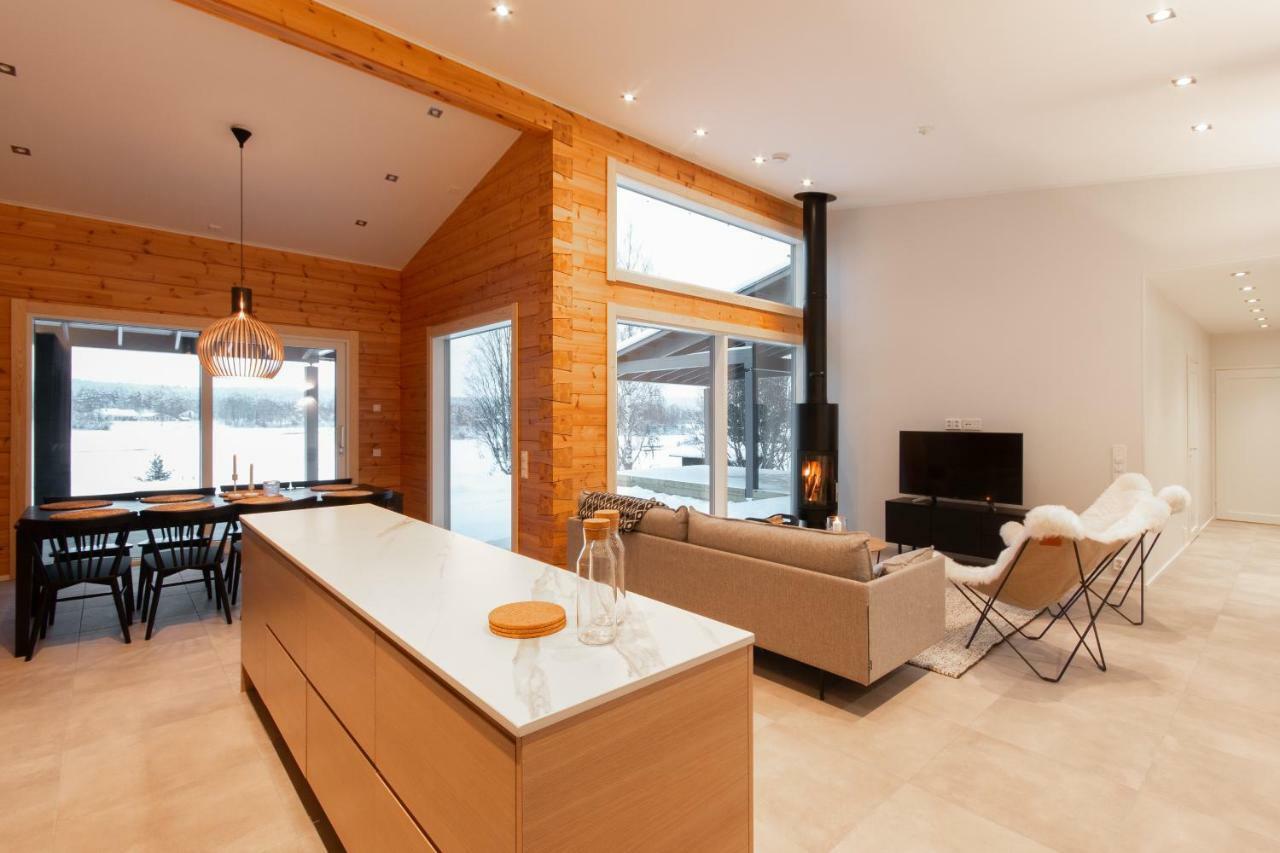 Riverside Luxury Suites Rovaniemi Exterior photo