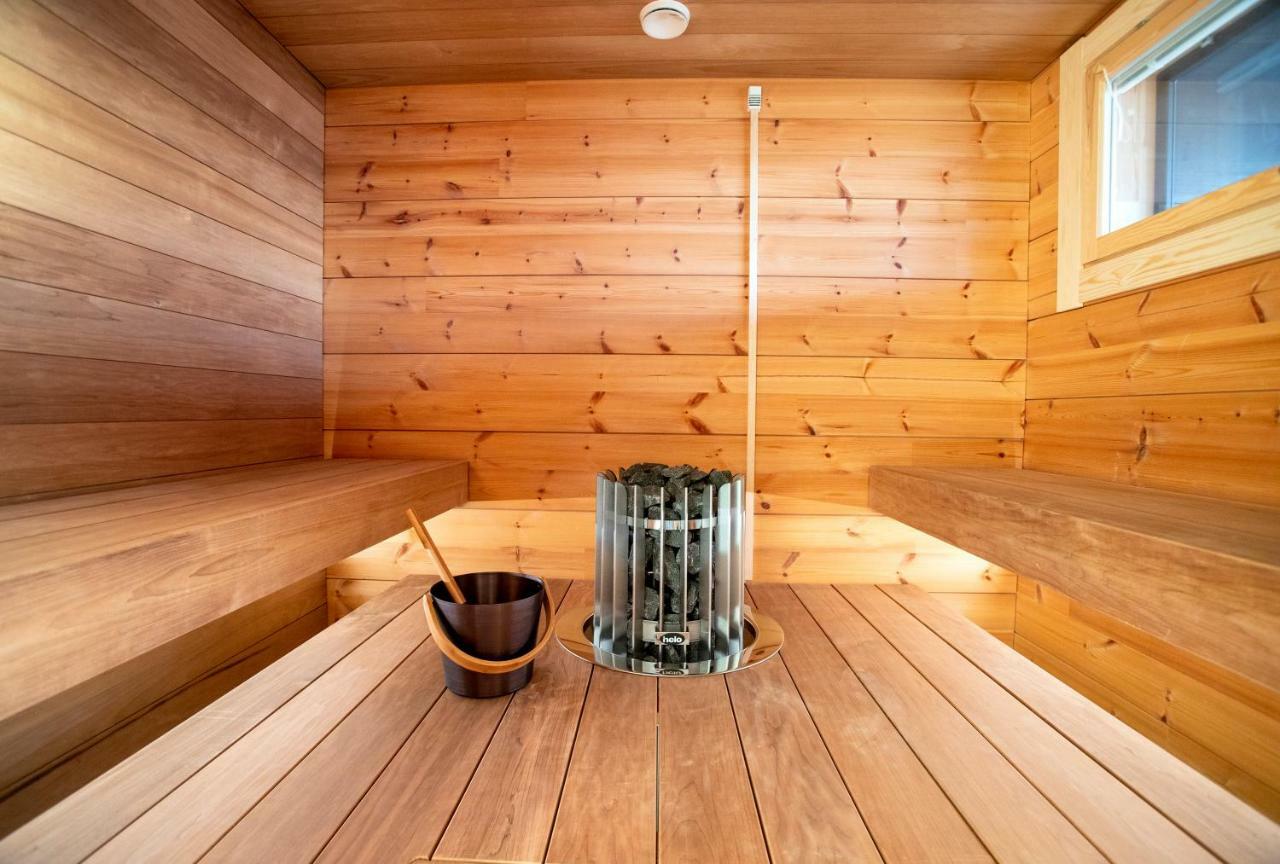 Riverside Luxury Suites Rovaniemi Exterior photo